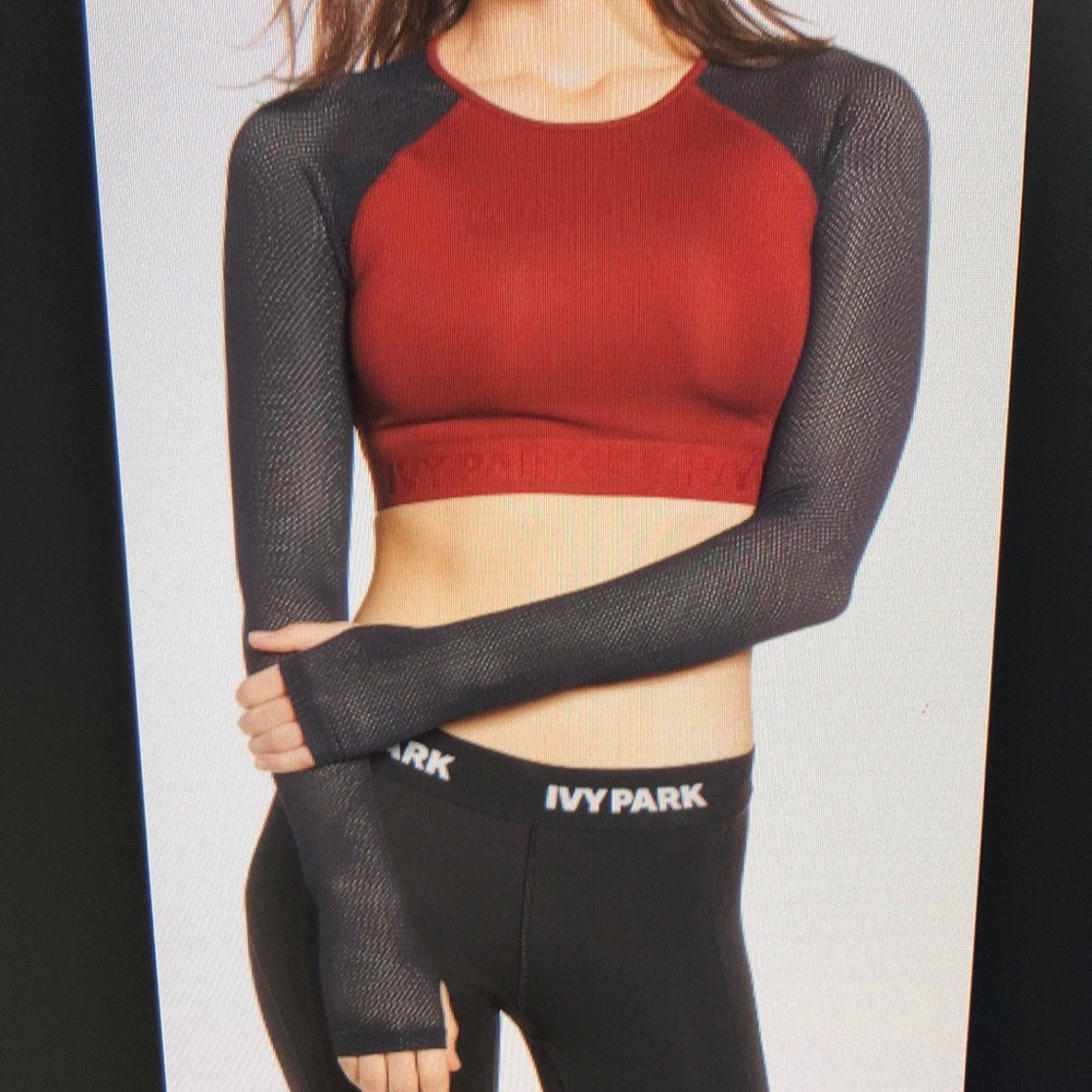 NWOT Ivy Park mesh sleeve crop top